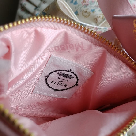 Maison de Fleur initial "A" pink faux leather pouch - Picture 3 of 3